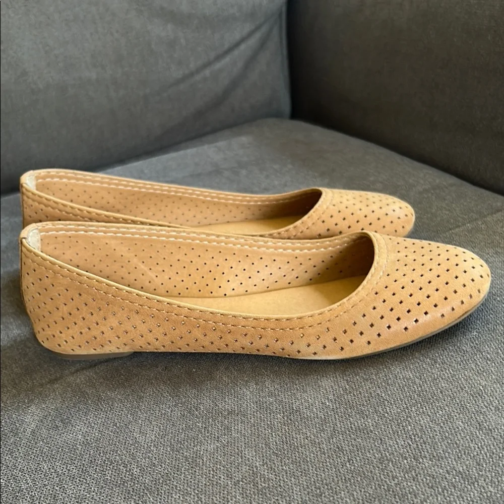 Lucky Brand Tan Perforated Flats - Picture 5 of 6